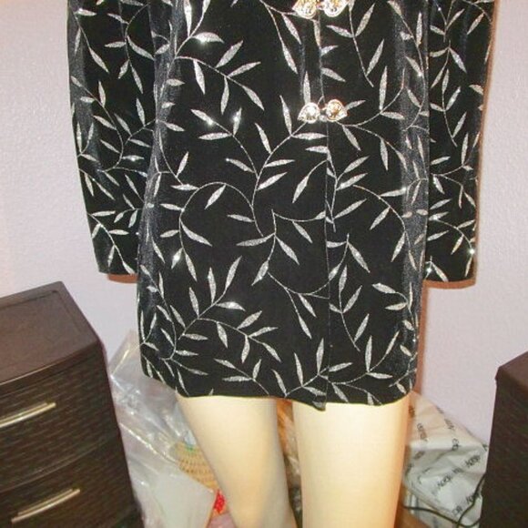 Vtg Black Velvet Embellished Blazer Size M Tunic Long Sleeves Formal Old Money - Picture 4 of 10